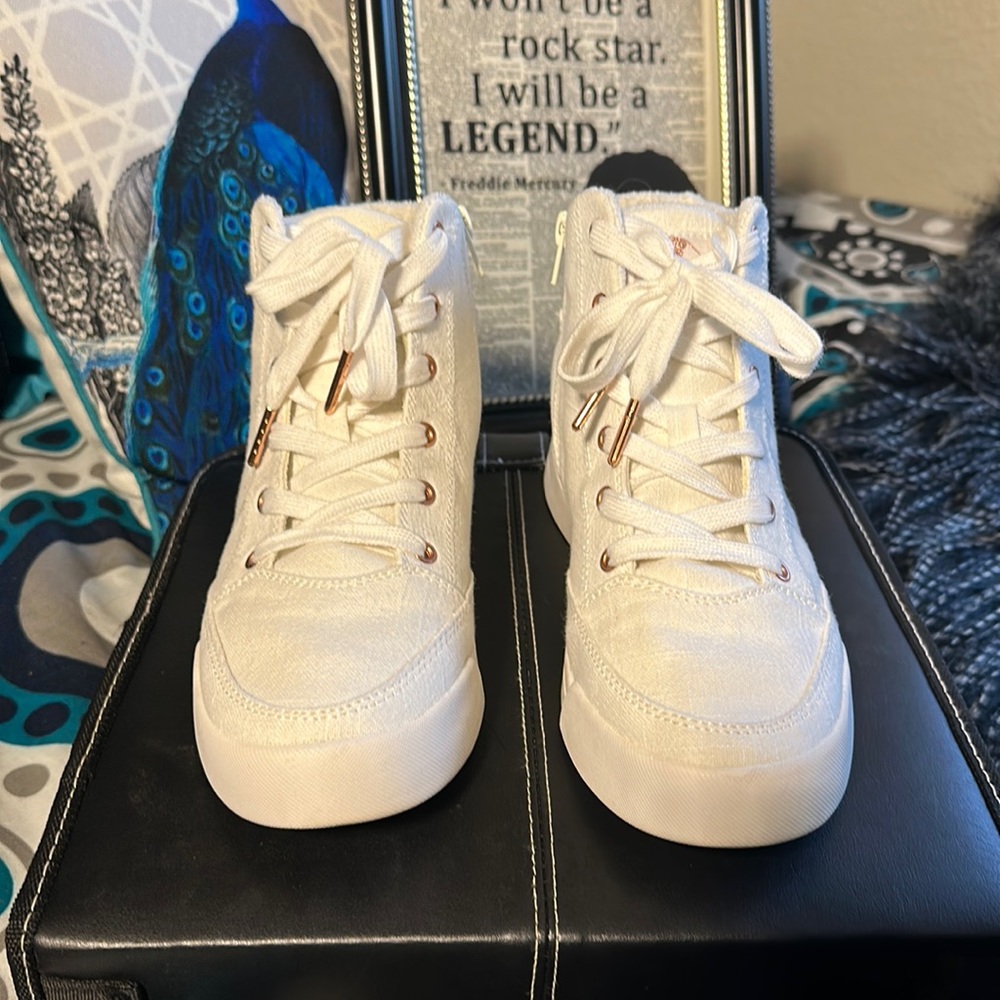 Roxy Hi-Top Sneakers